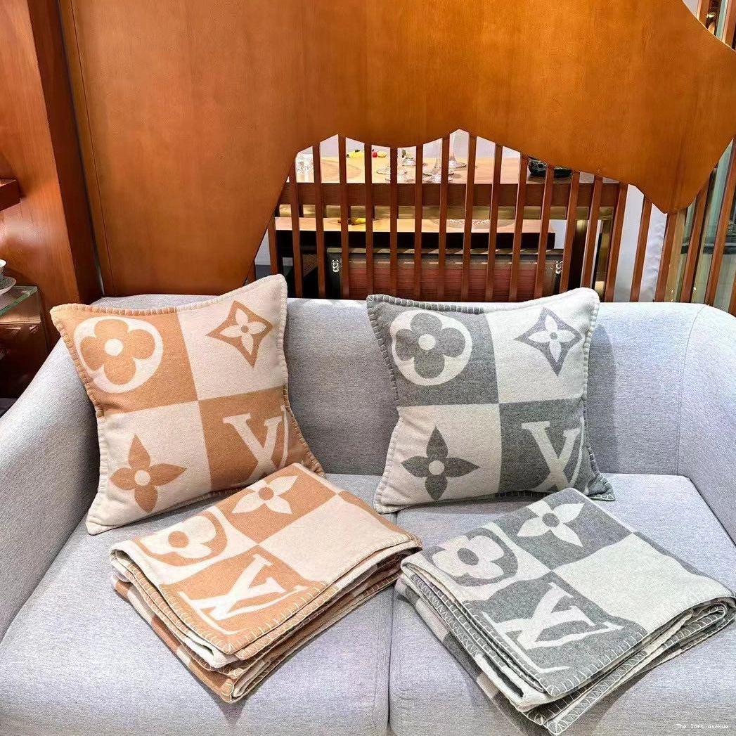 LV THROW CHECKMATE CUSTOM WOOL PILLOW 0815